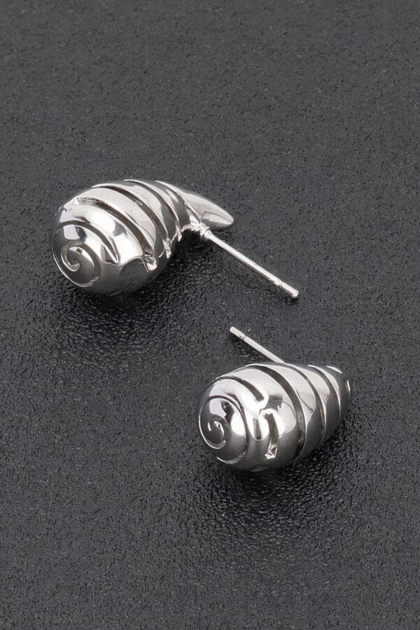 Metal Teardrop Earrings – Conch-Inspired Silhouette