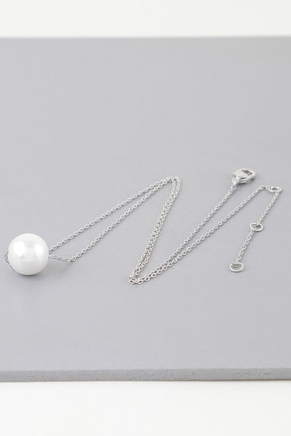 White Pearl Pendant Necklace – 16-inch Polished Chain