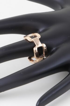Shiny Link Chain Square-Top Ring – Polished Accent