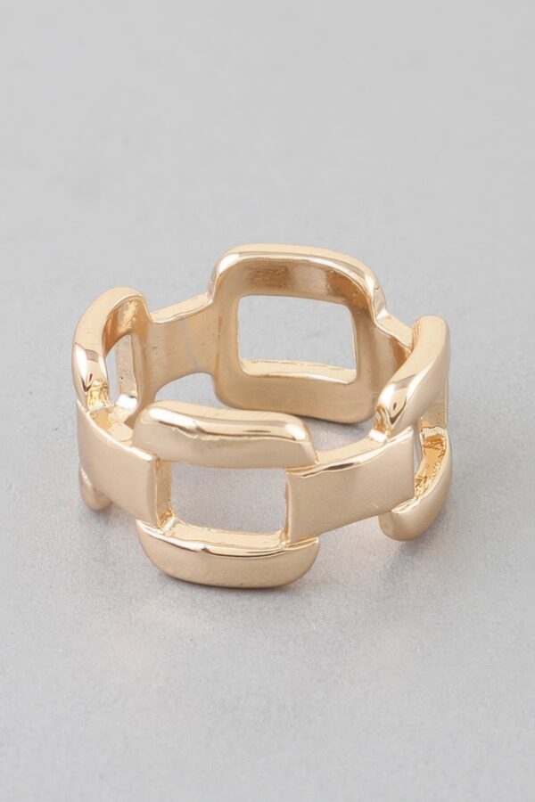 Shiny Link Chain Square-Top Ring – Polished Accent