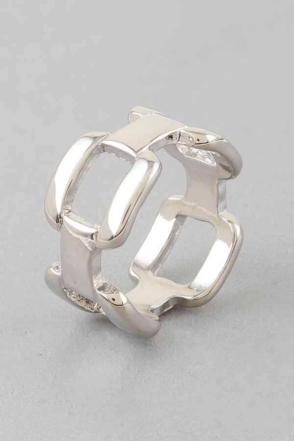 Shiny Link Chain Square-Top Ring – Polished Accent
