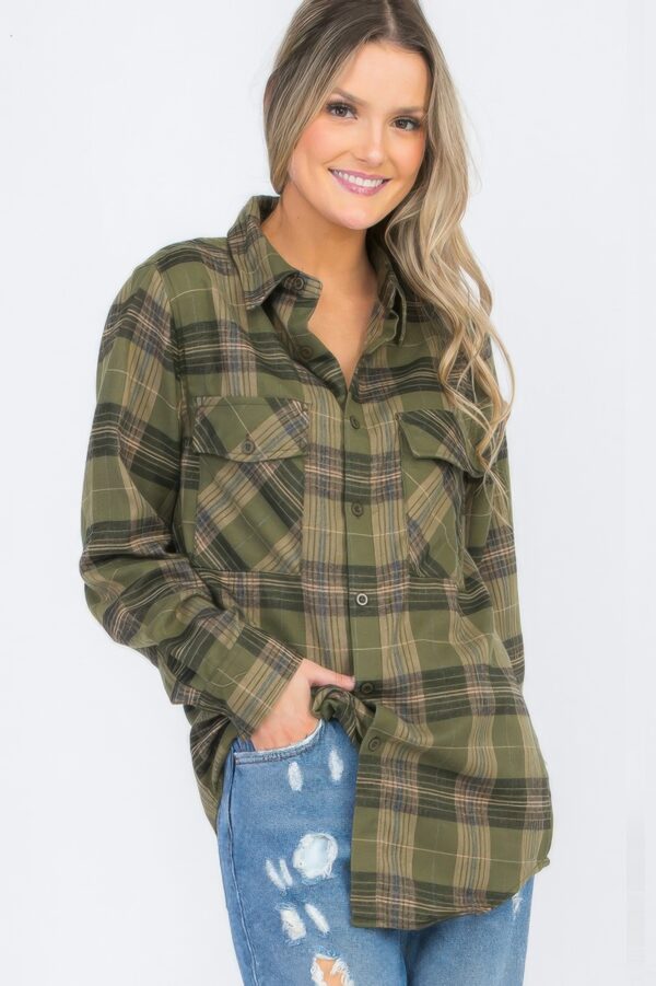 Women’s Oversized Boyfriend Flannel Shirt – Checkered