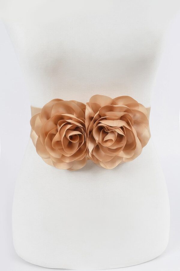 Floral Applique Belt – Sculptural Waist Accent