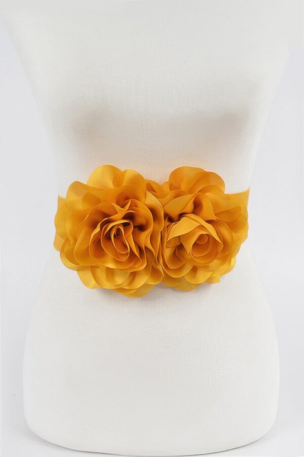 Floral Applique Belt – Sculptural Waist Accent