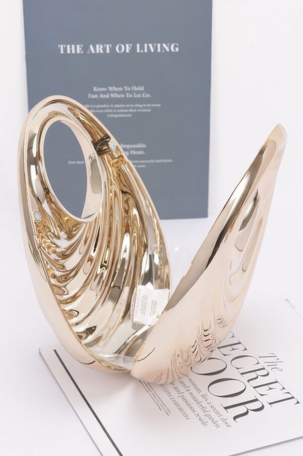 Gilded Chain Acrylic Clutch – Gold Metallic