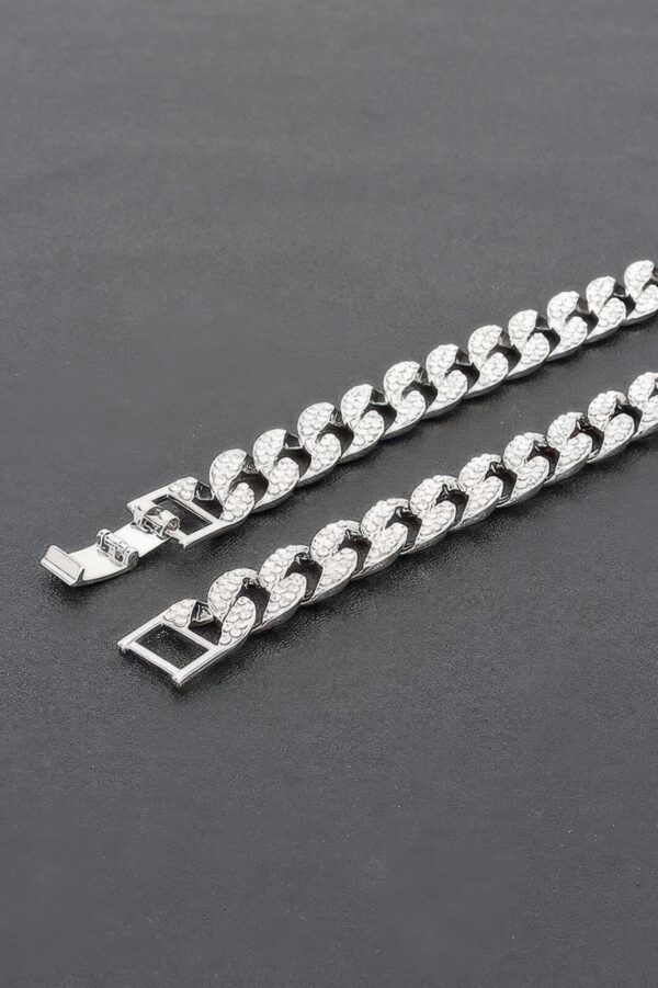 Hammered Silver-Tone Chain Necklace – 17″ Length
