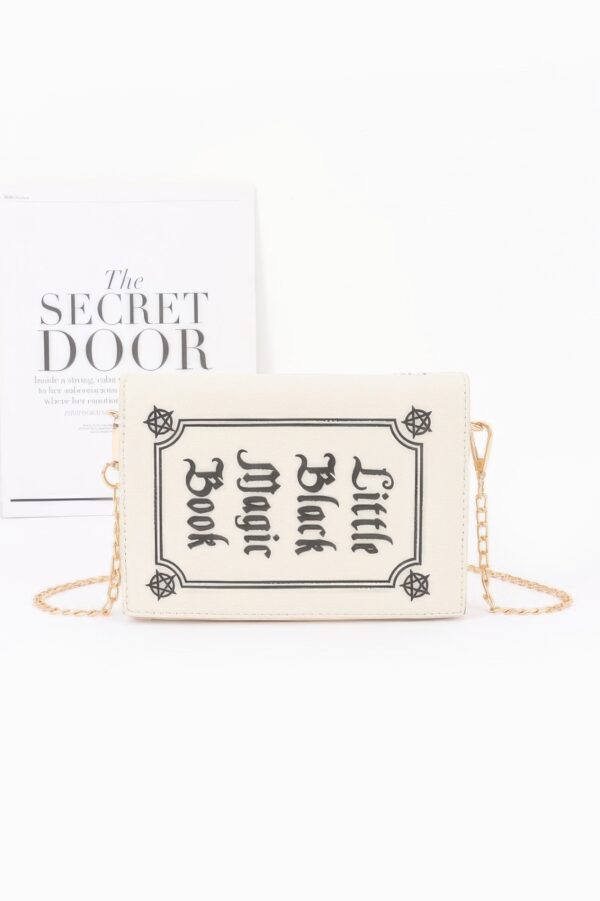 Magic Book Clutch – Book-Shaped Hardcase with Chain