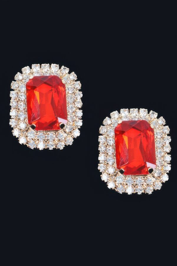 Rhinestone Stud Earring – Polished Round Sparkle