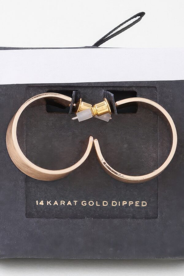 Crosshatched Wide Hoop Earrings – Gold-Tone