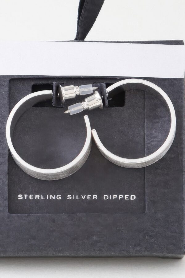 Crosshatched Wide Hoop Earrings – Gold-Tone