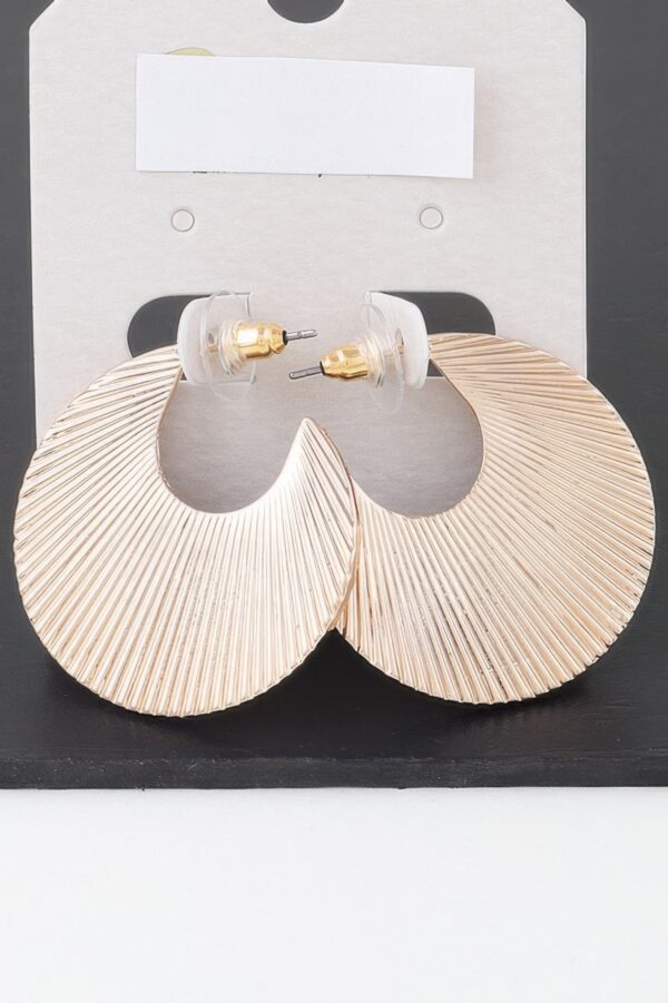 Clam Shell Flared Hoop Earrings – Gold Tone