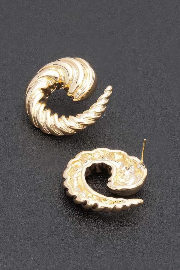 Metal Vintage Spiral Stud Earrings – 1.25″ Compact