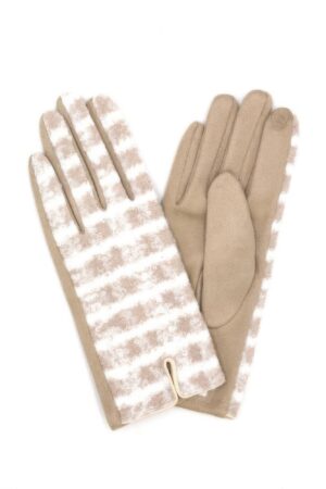 Fuzzy Plaid Smart-Touch Gloves – Cozy Check Pattern