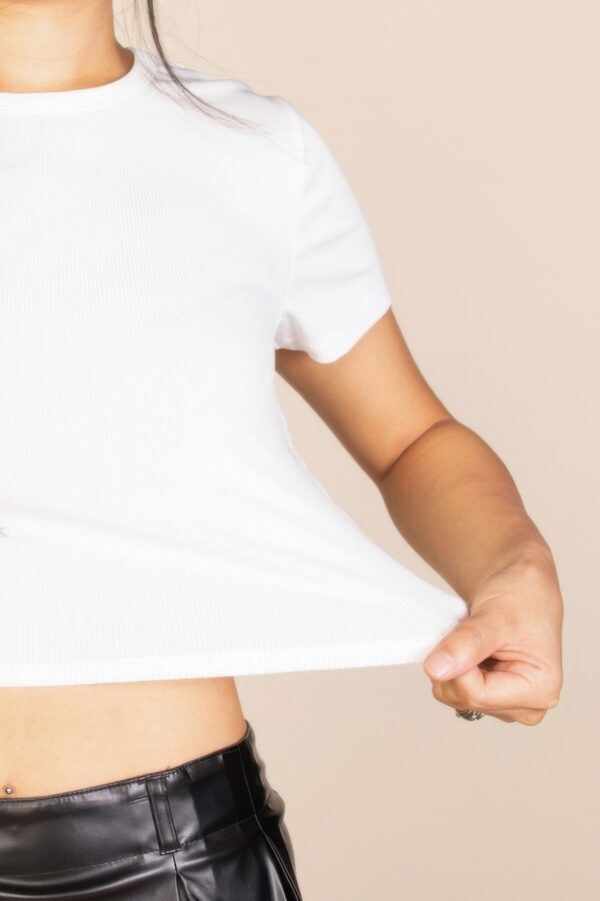 Ribbed Short-Sleeve Round-Neck Top – Slim Fit