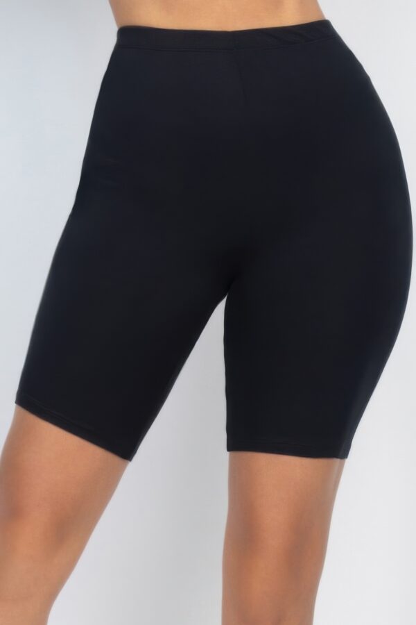 High-Waist Bike Shorts – Knee-Length Stretch