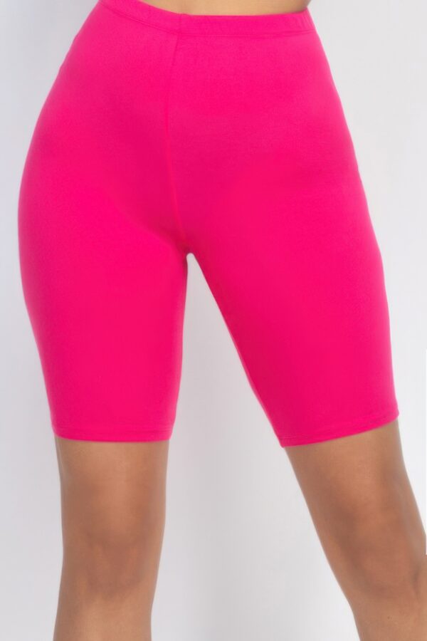 High-Waist Bike Shorts – Knee-Length Stretch