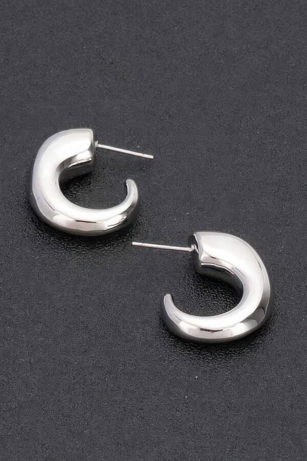 Seamless Vintage Metal Hoop Earrings – Gold-Dipped Post