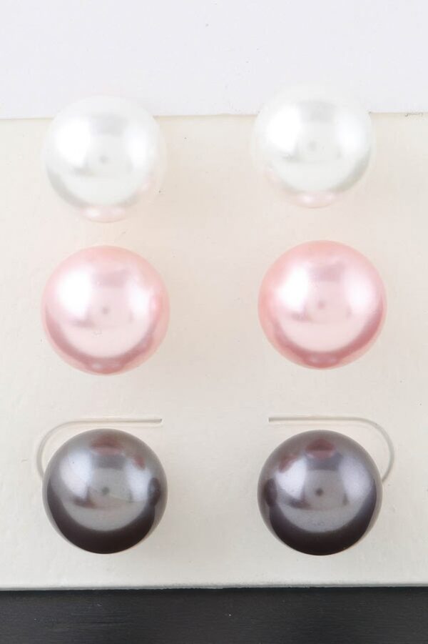 Pearl Stud Earrings – Lustrous 0.4″ Classic Studs