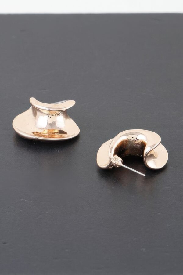 Golden Curve Stud Earrings – Polished Minimalist