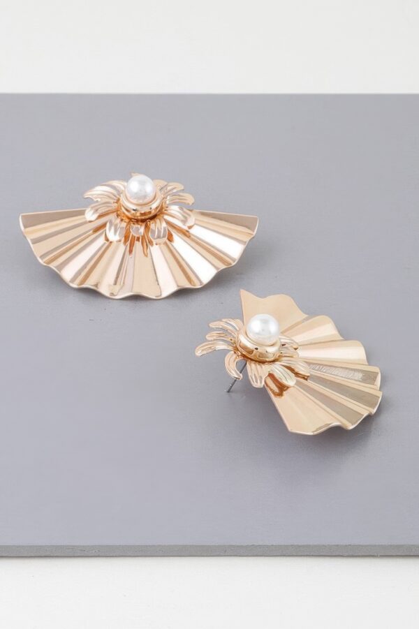 Pearl Fan Earrings – Gold-Tone Sculptural Design