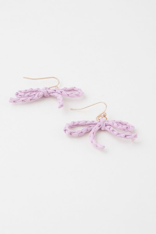 Braided Ribbon Stud Earrings – Sculptural High-Shine