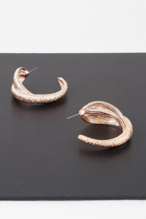 Ribbed Intertwined Hoop Earrings – Twisted Mid-Size Hoops