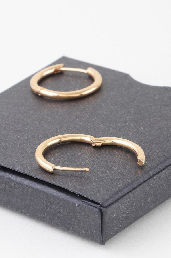 Minimal Shiny Clasp Earrings – Polished 0.6″ Petite