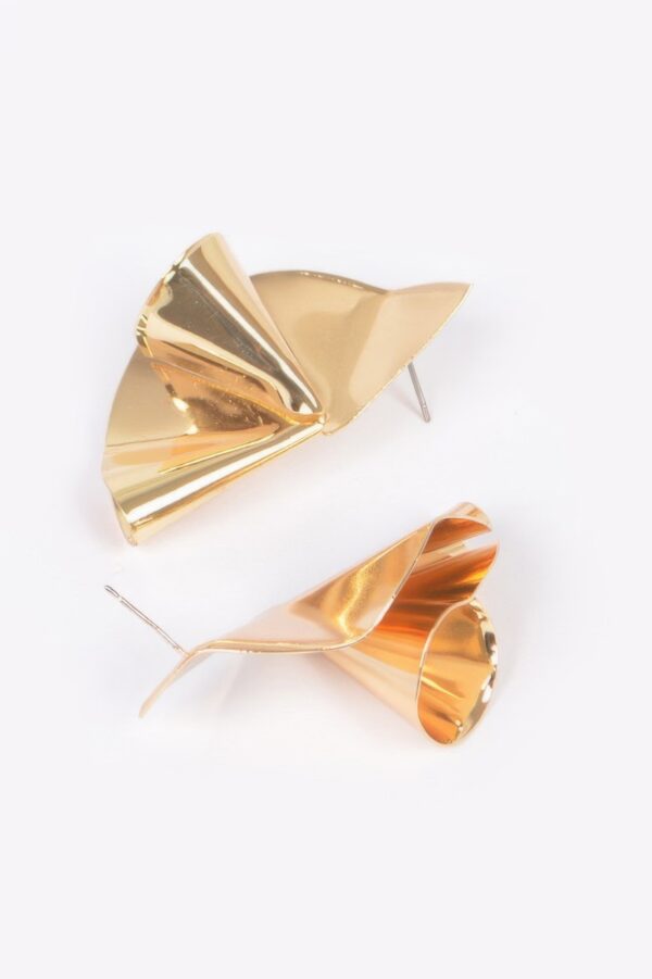 Metal Sculptural Earrings – Polished Minimal Design