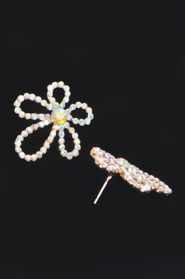 Pearl Flower Earrings – Dainty Floral Pearl Accents