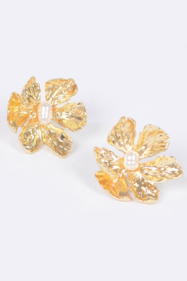 Vintage Metal Flower Earrings – Sculpted Bloom