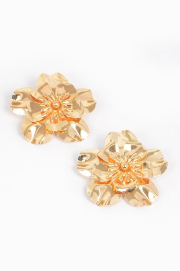 Metal Flower Earrings – Oversized Sculptural Floral Design