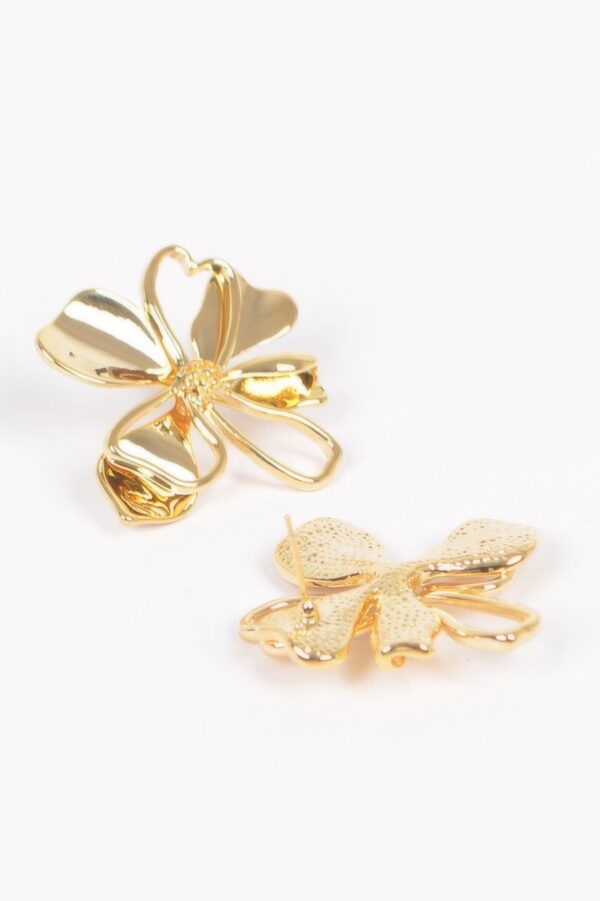 Metal Flower Earrings – Vintage Finish Floral Studs