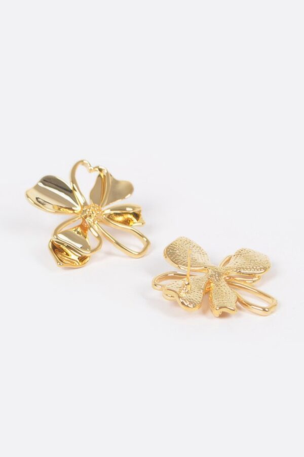 Metal Flower Earrings – Vintage Finish Floral Studs