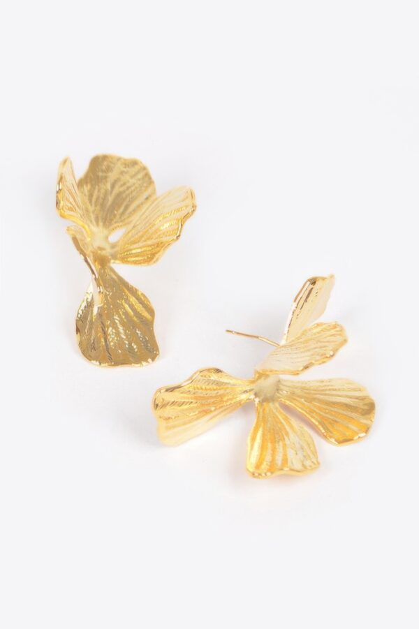 Gold-Plated Metal Earrings – Polished Sleek Silhouette