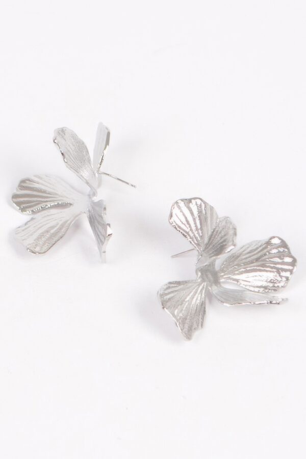 Gold-Plated Metal Earrings – Polished Sleek Silhouette