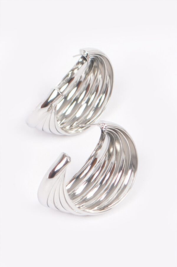 Gold-Plated Metal Earrings – Polished Silhouette