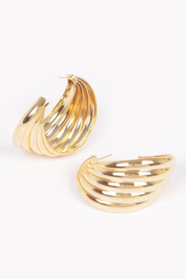 Gold-Plated Metal Earrings – Polished Silhouette