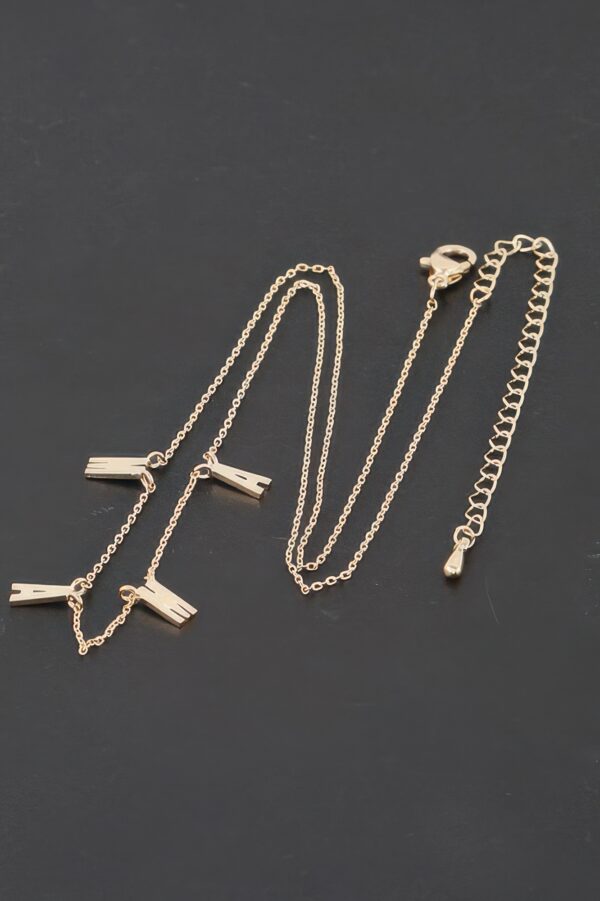 Mama Chain Necklace – 12″ Short Mama Pendant
