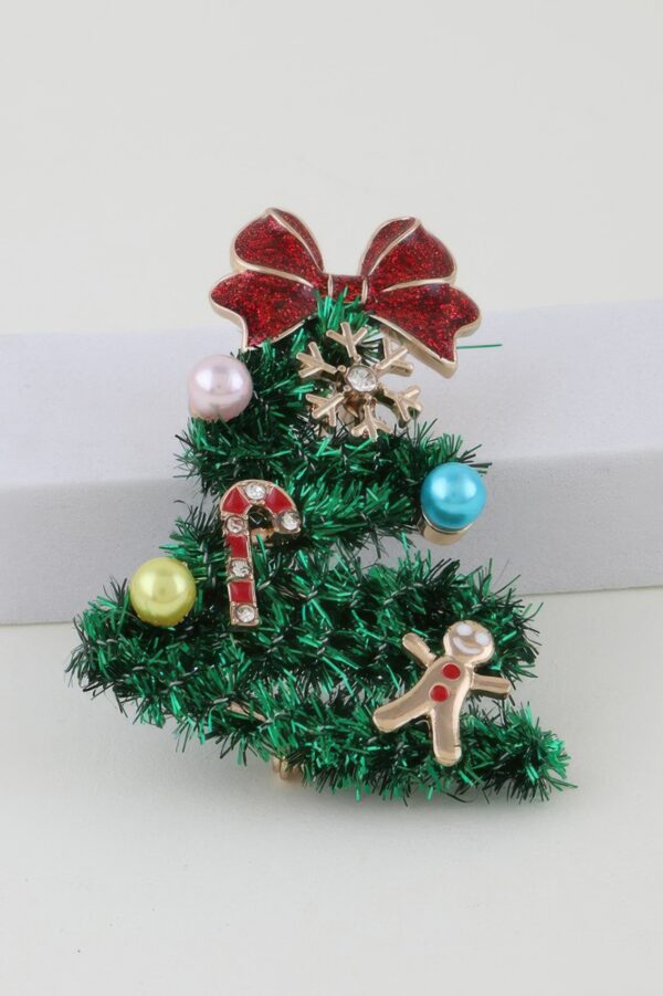 Christmas Tree Brooch – Festive Embellished Pin for Coats & Scarves