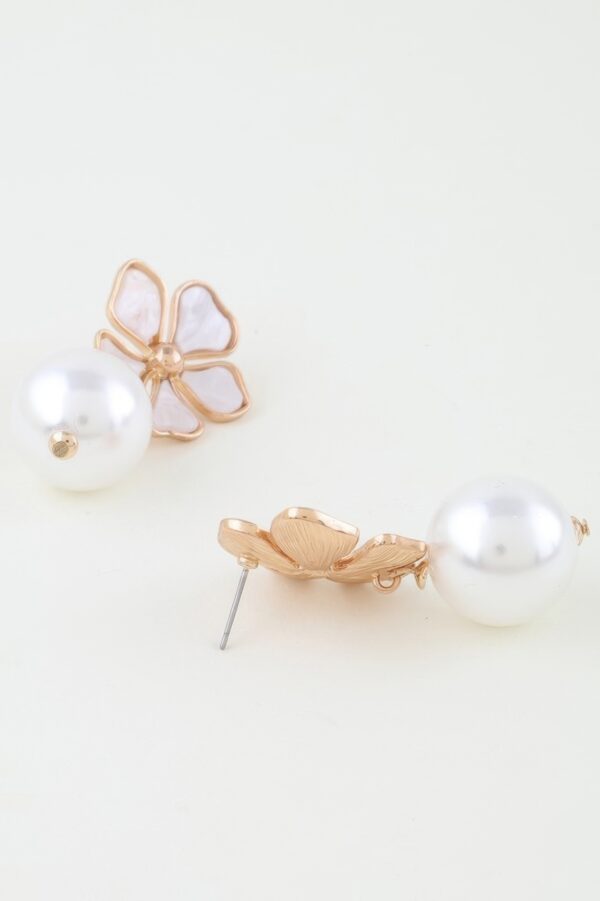 Marble Flower Drop Earrings – Sculpted Stone Accent