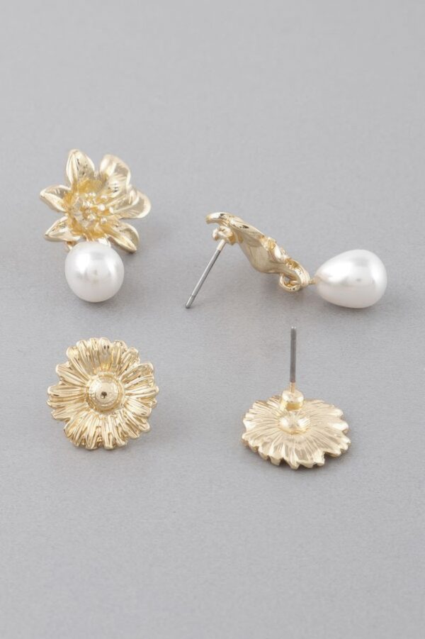 Daisy Pearl Stud Earrings – Floral Pearl Center