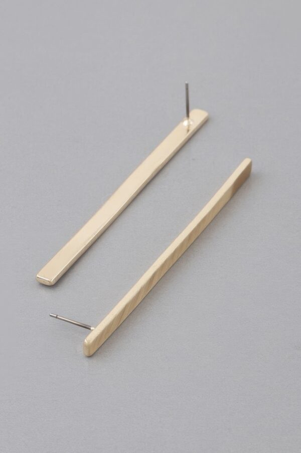 Streak Bar Drop Earrings – Polished Metallic Bars