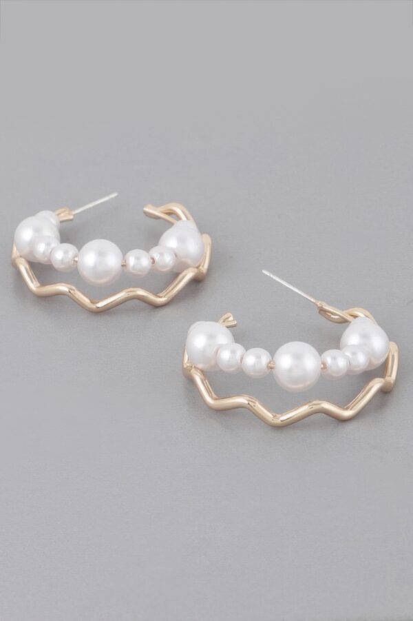 Faux Pearl Zigzag Earrings – Polished Metal Finish