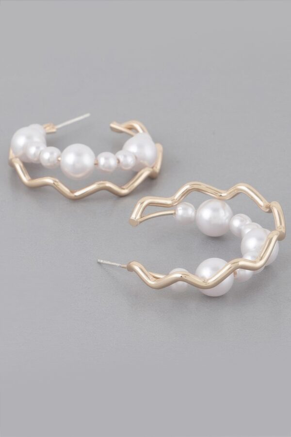 Faux Pearl Zigzag Earrings – Polished Metal Finish