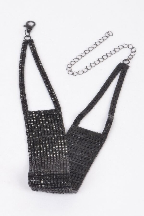 Round Rhinestone Choker Necklace – Adjustable Sparkle