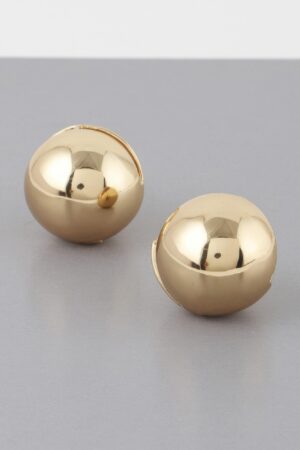 Shell Clasp Earrings – Polished Metallic Shine