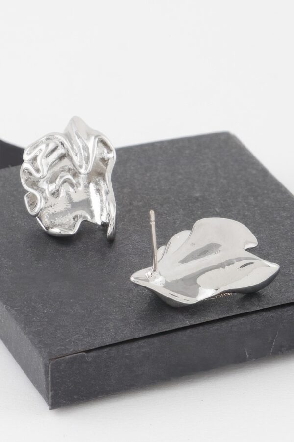 Ripple In Time Sculptural Wave Earrings – Metallic Sheen