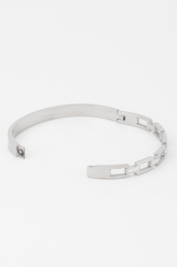 Crystal-Accent Chain Clasp Bracelet – Metallic Shine