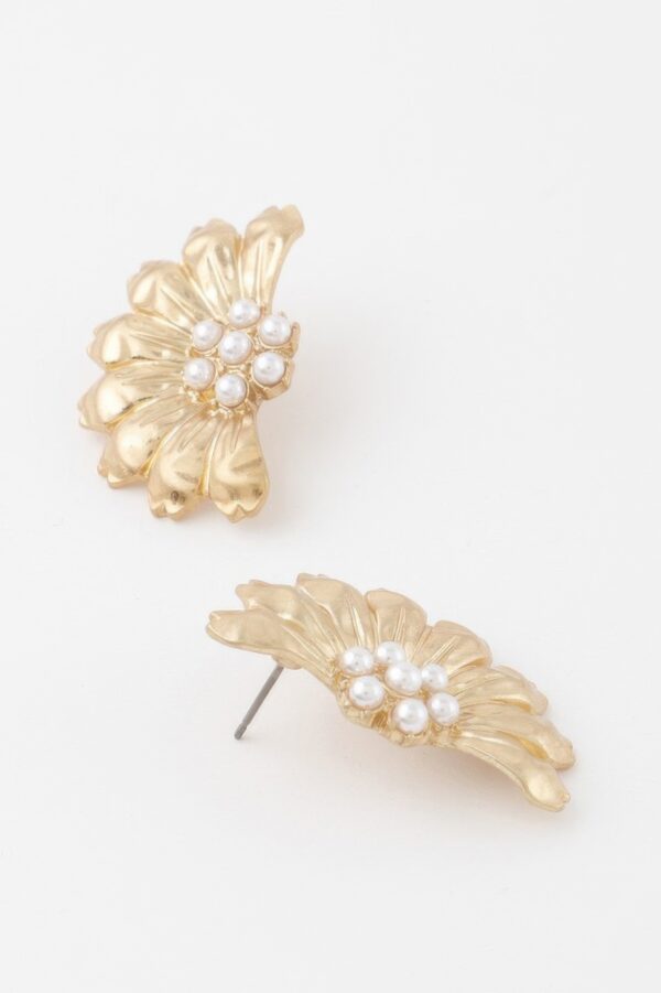 Pearl-Accent Half Flower Earrings – Polished Floral Studs