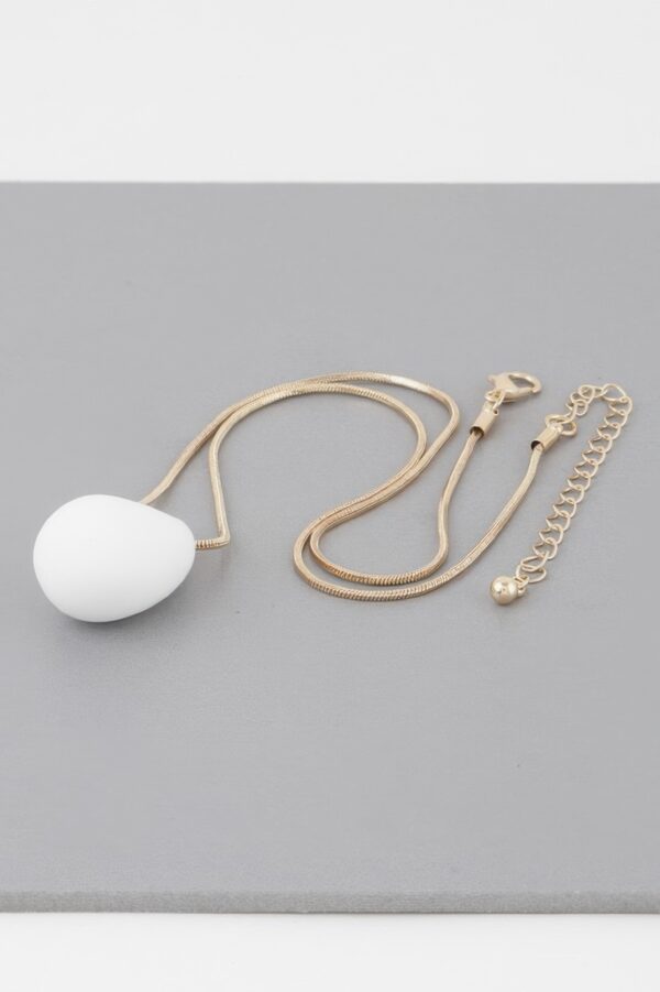 Yin Teardrop Necklace – Polished Minimal Pendant